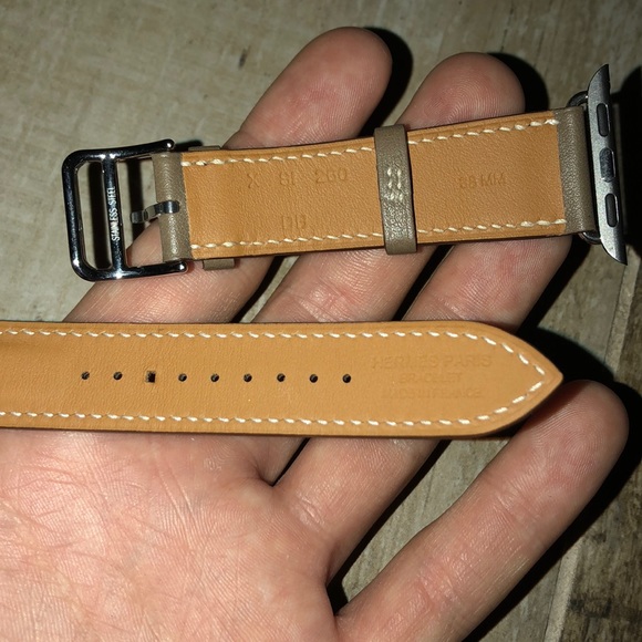 Etoupe Hermès Double Tour Apple Watch Band - Picture 3 of 3